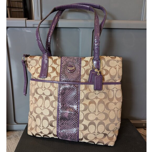 LOW START Coach, Signature Khaki & Purple Python Patent Leather Shoulder Bag - Picture 1 of 14